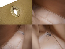 Load image into Gallery viewer, CHANEL シャネル シングルフラップ ショルダーバッグ 6番台 キャビアスキン ベージュ ゴールド金具 美品 中古 61837