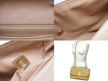 Load image into Gallery viewer, CHANEL シャネル シングルフラップ ショルダーバッグ 6番台 キャビアスキン ベージュ ゴールド金具 美品 中古 61837