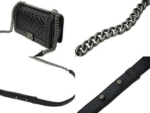 Load image into Gallery viewer, CHANEL シャネル ショルダーバッグ マトラッセ ボーイシャネル チェーン 23番台 ブラック レザー ヴィンテージシルバー金具 中古 61924