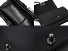 Load image into Gallery viewer, CHANEL シャネル ショルダーバッグ マトラッセ ボーイシャネル チェーン 23番台 ブラック レザー ヴィンテージシルバー金具 中古 61924