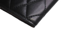 Load image into Gallery viewer, CHANEL シャネル パスポートケース 14番台 ココマーク ラムスキン ブラック シルバー金具 内側下部切れあり 良品 中古 61932