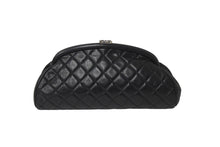 Load image into Gallery viewer, 極美品 CHANEL シャネル マトラッセ がま口 クラッチバッグ ポーチ 11番台 ブラック ラムスキン シルバー金具 中古 61948