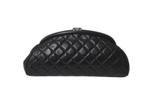 Load image into Gallery viewer, 極美品 CHANEL シャネル マトラッセ がま口 クラッチバッグ ポーチ 11番台 ブラック ラムスキン シルバー金具 中古 61948