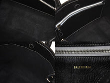 Load image into Gallery viewer, BALENCIAGA バレンシアガ BARBES SMALL EAST-WEST SHOPPER BAG ハンドバッグ ブラック ホワイト ラムスキン 671404 美品 中古 61952