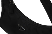Load image into Gallery viewer, PRADA プラダ ホーボー ハンドバッグ ワンショルダーバッグ 鞄 手持ち トライアングルロゴ ナイロン ブラック 良品 中古 61962