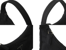 Load image into Gallery viewer, PRADA プラダ ホーボー ハンドバッグ ワンショルダーバッグ 鞄 手持ち トライアングルロゴ ナイロン ブラック 良品 中古 61962
