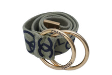 Load image into Gallery viewer, CHANEL シャネル グラフィティ ベルト B15S RUE CAMBON コットンキャンバス カーキ ゴールド金具 美品 中古 62017