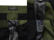 Load image into Gallery viewer, 極美品 激レア BALENCIAGA バレンシアガ カーゴバギーパンツ 22SS カーキ サイズ48 704712 TKP27 2840 中古 62084