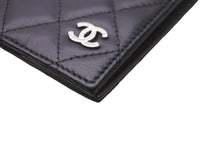 画像をギャラリービューアに読み込む, 極美品 CHANEL シャネル パスポートケース マトラッセ ココマーク ラムスキン ブラック シルバー金具 中古 62120