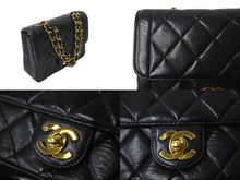 Load image into Gallery viewer, CHANEL シャネル チェーンショルダーバッグ マトラッセ ラムスキン 3番台 1995 ココマーク ブラック ゴールド金具 美品 中古 62146