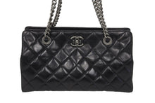 Load image into Gallery viewer, CHANEL シャネル ハンドバッグ マトラッセ ココマーク ラムスキン ブラック シルバー金具 美品 中古 62154