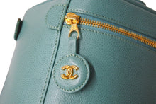 Load image into Gallery viewer, 極美品 激レア CHANEL シャネル ハンドバッグ ココマーク バニティ 5番台 キャビアスキン ティファニーブルー 中古 62166