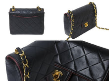Load image into Gallery viewer, CHANEL シャネル ヴィンテージ ミニマトラッセチェーンショルダーバッグ19cm 1番台 ブラック レッド バイカラー 美品 中古 62197