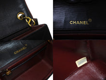 Load image into Gallery viewer, CHANEL シャネル ヴィンテージ ミニマトラッセチェーンショルダーバッグ19cm 1番台 ブラック レッド バイカラー 美品 中古 62197