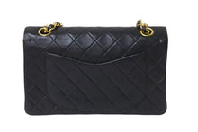 Load image into Gallery viewer, CHANEL シャネル Wフラップ マトラッセ チェーン ショルダーバッグ 23cm 1番台 ラムスキン ブラック ゴールド金具 美品 中古 62277