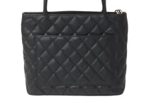 画像をギャラリービューアに読み込む, 極美品 CHANEL シャネル 復刻トートバック A01804 15番台 キャビアスキン ブラック シルバープレート 中古 62280