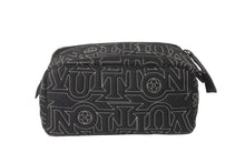 画像をギャラリービューアに読み込む, LOUIS VUITTON ルイヴィトン スノー カプセル コレクション ドップキット ナイロン ブラック M21435 ICチップ 良品 中古 62281
