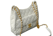 Load image into Gallery viewer, 極美品 CHANEL シャネル チェーンショルダーバッグ AS3693 キャビアスキン ホワイト ゴールド金具 中古 62298