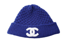 画像をギャラリービューアに読み込む, 極美品 CHANEL シャネル ココマーク カシミヤ ニットキャップ ブルー ロゴ ビーニー 帽子 ニット帽 小物 美品 中古 62449