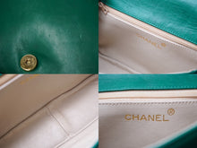 Load image into Gallery viewer, CHANEL シャネル チェーンショルダーバッグ ココマーク ヴィンテージ 0番台 ラムスキン グリーン ゴールド金具 美品 中古 62469
