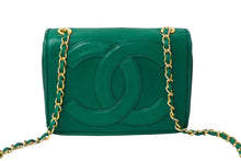 Load image into Gallery viewer, CHANEL シャネル チェーンショルダーバッグ ココマーク ヴィンテージ 0番台 ラムスキン グリーン ゴールド金具 美品 中古 62469