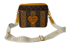 Load image into Gallery viewer, 新品同様品 LOUIS VUITTON ルイ ヴィトン × NIGO モノグラムストライプ トリオメッセンジャー ショルダーバッグ M45965 中古 62472