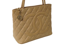 Load image into Gallery viewer, CHANEL シャネル 復刻トート 10番台 ハンドバッグ ココマーク キャビアスキン ベージュ シルバー金具 美品 中古 62485