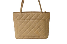 Load image into Gallery viewer, CHANEL シャネル 復刻トート 10番台 ハンドバッグ ココマーク キャビアスキン ベージュ シルバー金具 美品 中古 62485