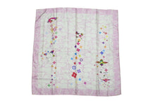Load image into Gallery viewer, LOUIS VUITTON ルイヴィトン × 村上隆 カレ ウェーブ スカーフ パンダ ロゴ ピンク ホワイト 2003年限定 良品 中古 62522