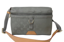 画像をギャラリービューアに読み込む, 極美品 LOUIS VUITTON ルイヴィトン メッセンジャーPM ボディバッグ モノグラムチタニウム M43889 グレー 中古 62524