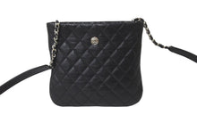 Load image into Gallery viewer, CHANEL シャネル キルティング ココマーク ミニショルダーバッグ 17番台 ブラック シルバーチェーン カーフ 美品 中古 62551