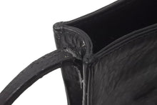 Load image into Gallery viewer, CHROME HEARTS クロムハーツ スクエアポケット 3セメタリークロスパッチ ショルダーバッグ ブラック シルバー金具 美品 中古 62663