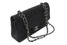 画像をギャラリービューアに読み込む, 極美品 CHANEL シャネル Wフラップ 25 ショルダーバッグ キャビアスキン ランダム マトラッセ シルバー金具 ブラック 中古 62674