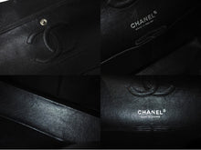 画像をギャラリービューアに読み込む, 極美品 CHANEL シャネル Wフラップ 25 ショルダーバッグ キャビアスキン ランダム マトラッセ シルバー金具 ブラック 中古 62674