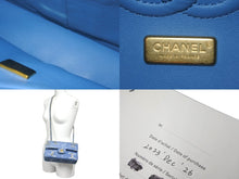 Load image into Gallery viewer, 新品同様 世界完売品 CHANEL シャネル チェーンショルダーバッグ パーツ付き マトラッセ ランダム デニム ブルー ゴールド金具 62676