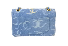 Load image into Gallery viewer, 新品同様 世界完売品 CHANEL シャネル チェーンショルダーバッグ パーツ付き マトラッセ ランダム デニム ブルー ゴールド金具 62676