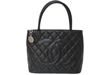 画像をギャラリービューアに読み込む, CHANEL シャネル 復刻トートバック A01804 7番台 キャビアスキン ブラック シルバープレート 美品 中古 626922