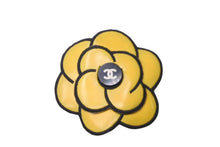 画像をギャラリービューアに読み込む, CHANEL シャネル ココマーク カメリアブローチ ブローチ 花 フラワー イエロー ブラック 小物 アクセサリー 美品 中古 62713