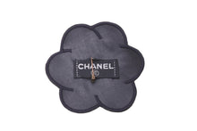 画像をギャラリービューアに読み込む, CHANEL シャネル ココマーク カメリアブローチ ブローチ 花 フラワー イエロー ブラック 小物 アクセサリー 美品 中古 62713