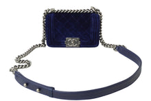 Load image into Gallery viewer, CHANEL シャネル ミニボーイシャネル チェーンショルダーバッグ ベロア 17番台 ネイビー シルバー金具 美品 中古 62722