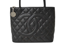 画像をギャラリービューアに読み込む, CHANEL シャネル ハンドバッグ 復刻トート キャビアスキン マトラッセ ココマーク 6番台 シルバー金具 美品 中古 62750