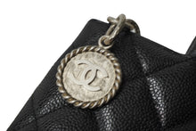 画像をギャラリービューアに読み込む, CHANEL シャネル ハンドバッグ 復刻トート キャビアスキン マトラッセ ココマーク 6番台 シルバー金具 美品 中古 62750