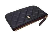 Load image into Gallery viewer, CHANEL シャネル マトラッセ ミニポーチ 31番台 A82365 キャビアスキン グレインドカーフ ブラック ゴールド金具 美品 中古 66279