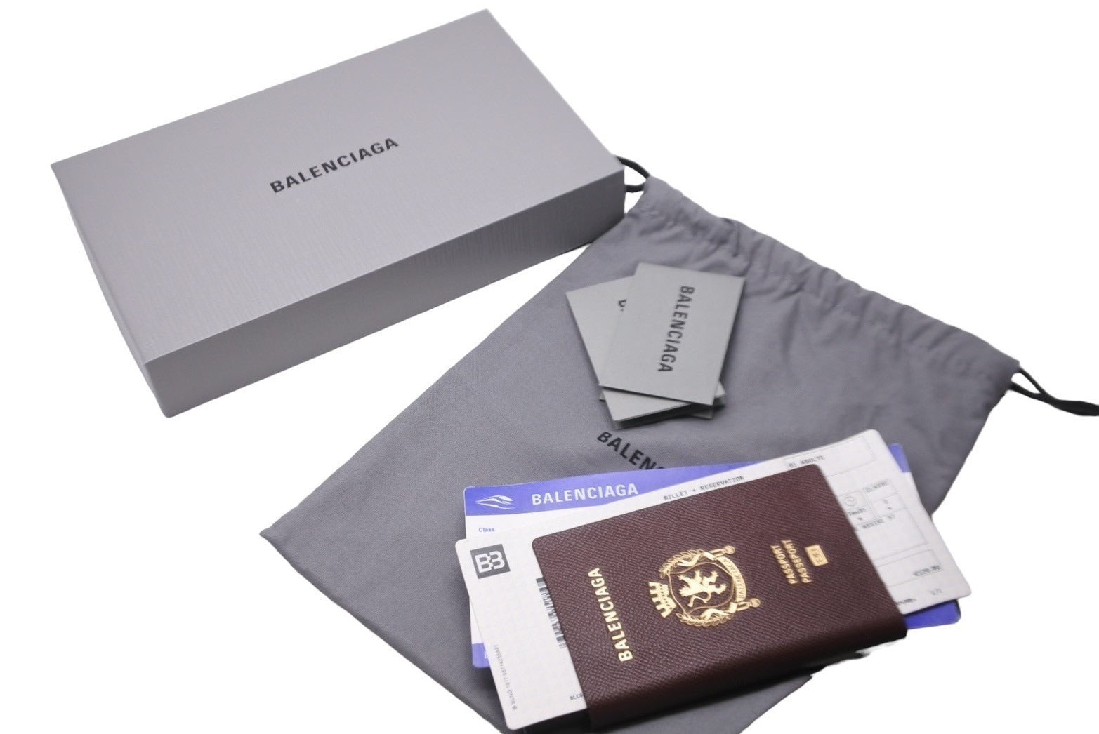 27,820円完売品　新品　バレンシアガ　パスポート　ウォレット　財布