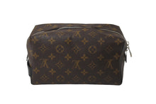 画像をギャラリービューアに読み込む, LOUIS VUITTON ルイヴィトン トゥルーストワレ モノグラムマカサー ポーチ M40378 ブラウン シルバー金具 美品 中古 62814
