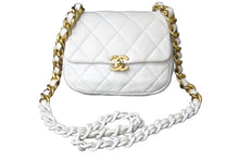 画像をギャラリービューアに読み込む, CHANEL シャネル マトラッセ ショルダーバッグ チェーン ココマーク ランダム番台 ホワイト レザー ゴールド金具 美品 中古 62821
