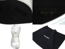 画像をギャラリービューアに読み込む, CHANEL シャネル マトラッセ ショルダーバッグ チェーン ココマーク ランダム番台 ホワイト レザー ゴールド金具 美品 中古 62821