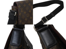 Load image into Gallery viewer, 極美品 LOUIS VUITTON ルイ ヴィトン ディストリクトMM ショルダーバッグ モノグラムマカサー M40934 ブラウン ブラック 中古 62868