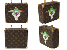 Load image into Gallery viewer, 世界200個限定 極美品 LOUIS VUITTON ルイヴィトン×村上隆 ミニトランク M92475 ジュエリーボックス フラワーバッドマン モノグラム 中古 62919