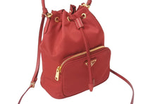 Load image into Gallery viewer, 極美品 PRADA プラダ ハンドバッグ 2WAY トライアングルロゴ ナイロン ネ レッド 巾着 1BH038 中古 62931